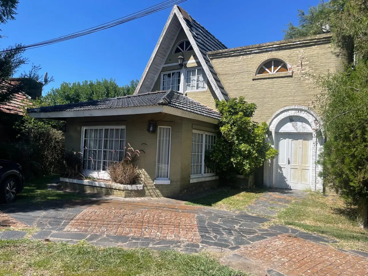 VENDE CASA 4 AMBIENTES EN CANNING CON PILETA Y JARDIN BARRIO LOS ROSALES 5