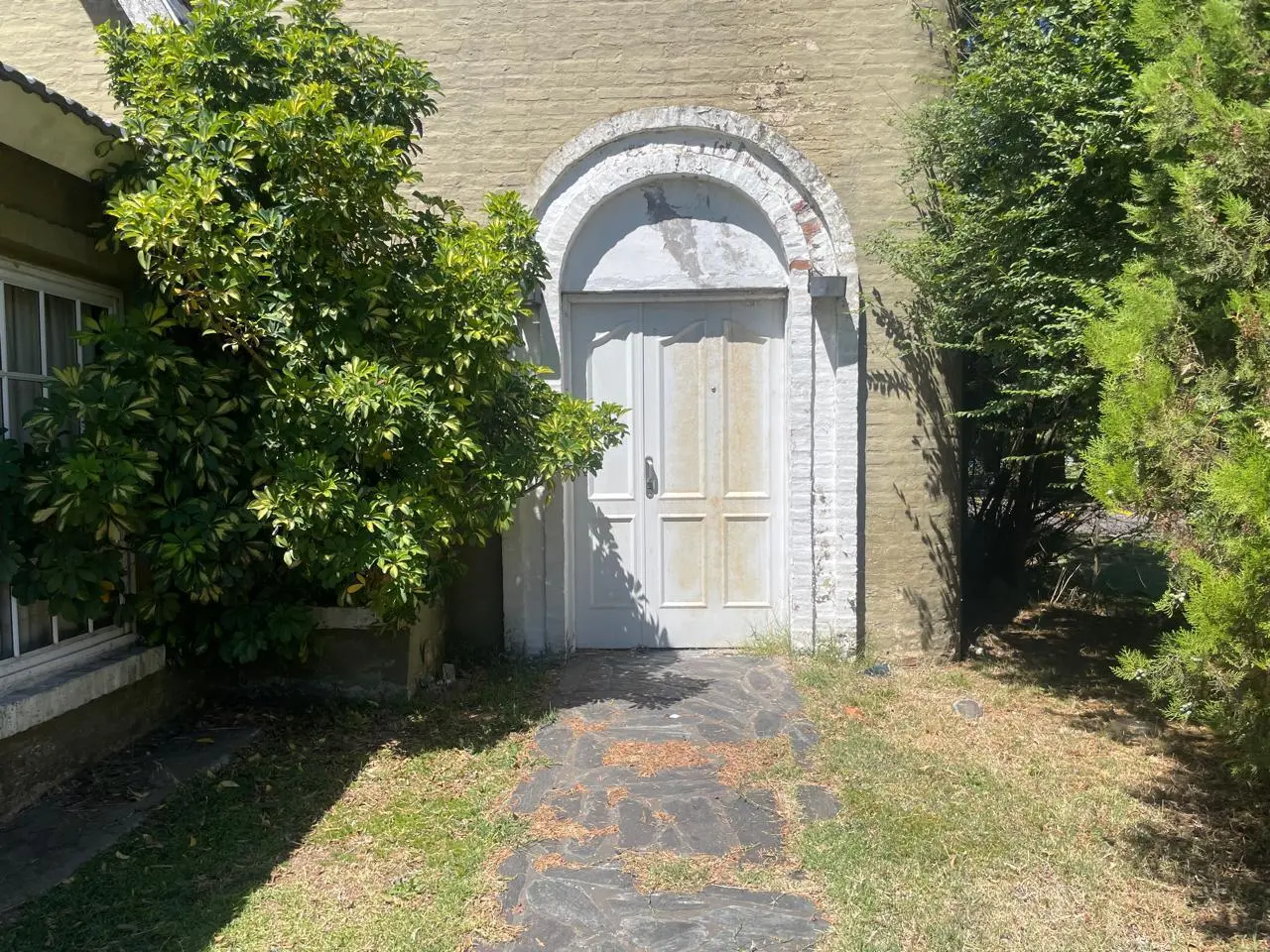 VENDE CASA 4 AMBIENTES EN CANNING CON PILETA Y JARDIN BARRIO LOS ROSALES 4