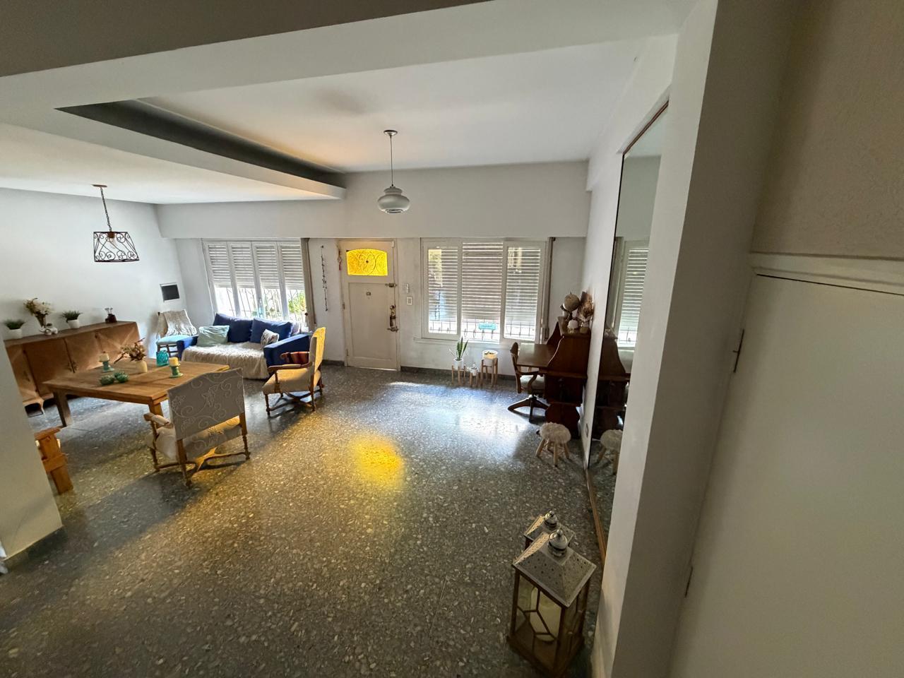 Foto de VENTA CASA 4 AMBIENTES GARAGE JARDIN BARRIO PILETA, imagen 4