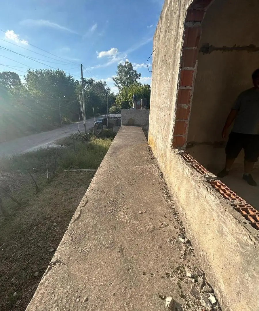 Terreno por terminar en Alejandro Korn 8