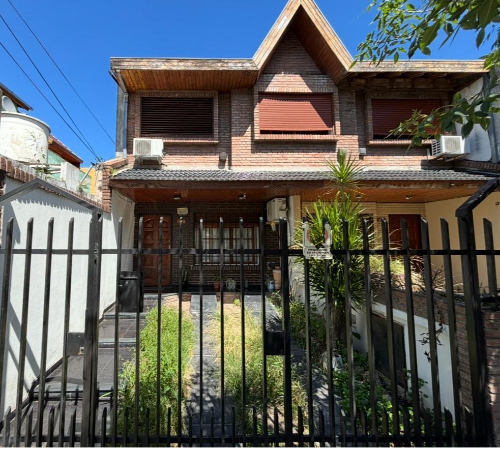 VENDE DUPLEX EN VILLA REAL CON GARAGE