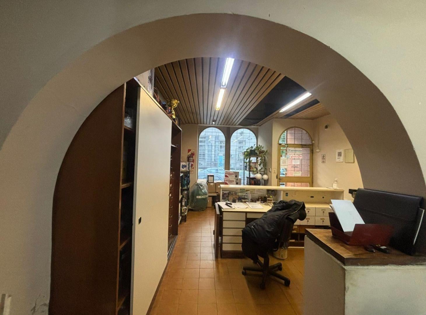 Foto de VENDE CASA A RECICLAR CON LOCAL COCHERA Y GALPON CABALLITO PARQUE CENTENARIO, imagen 1