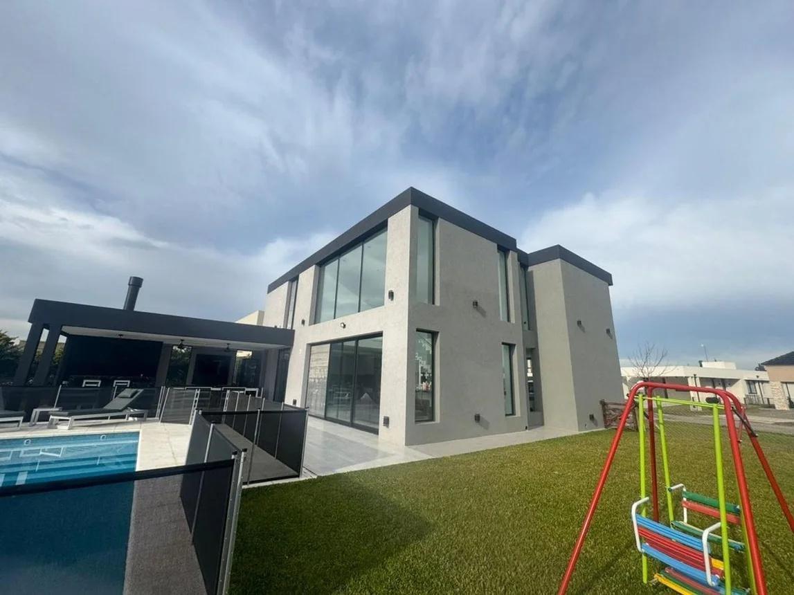 Foto de Alquila casa 5 ambientes con piscina en Canning barrio Fincas (Ezeiza), imagen 3