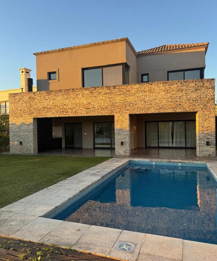 Foto de Casa al Lago en Venta | Barrio Los Lagos, Nordelta, imagen 2