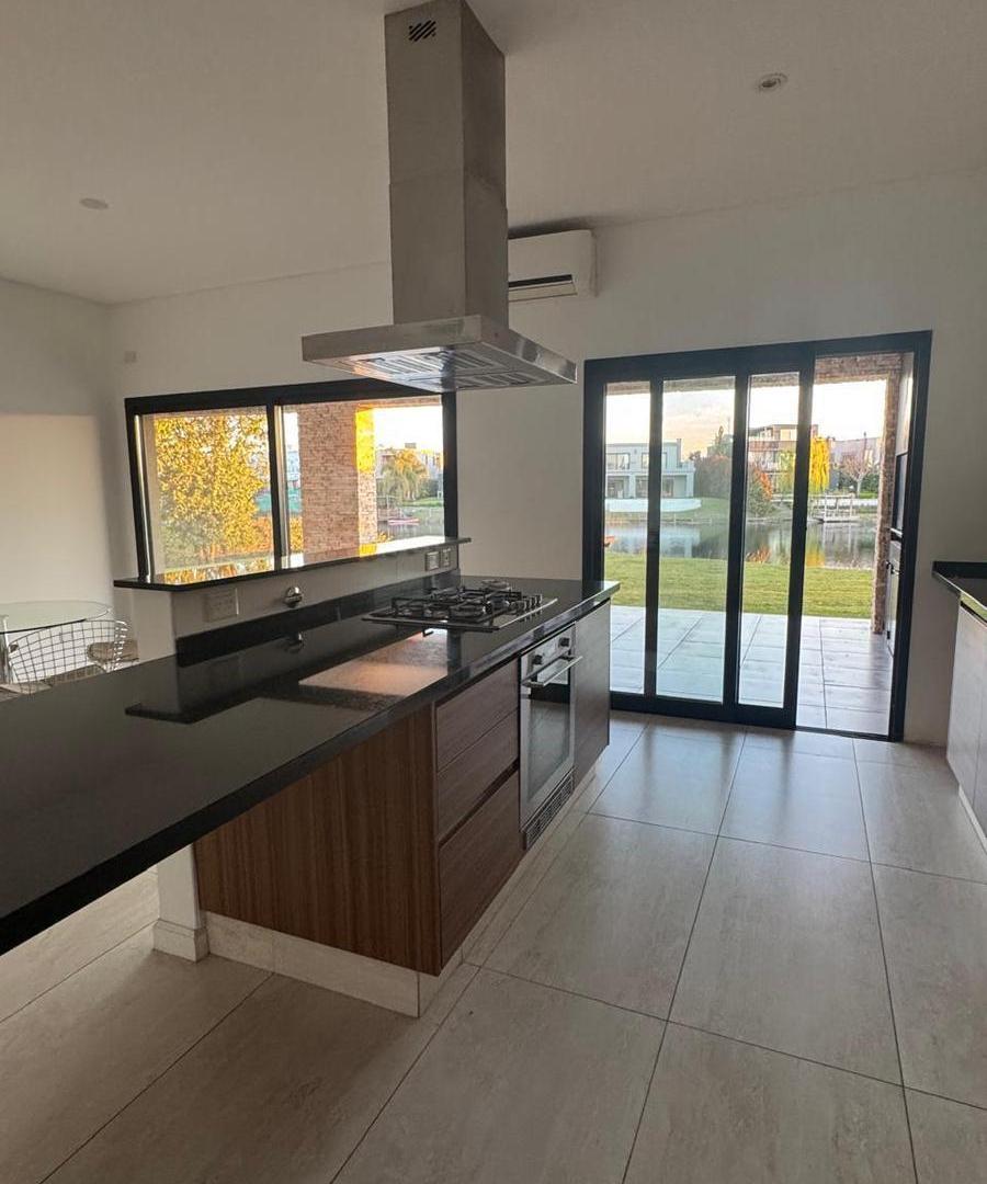 Foto de Casa al Lago en Venta | Barrio Los Lagos, Nordelta, imagen 5