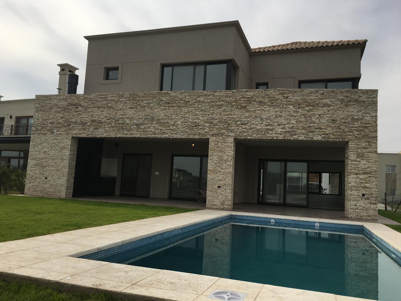 Foto de Casa al Lago en Venta | Barrio Los Lagos, Nordelta, imagen 1