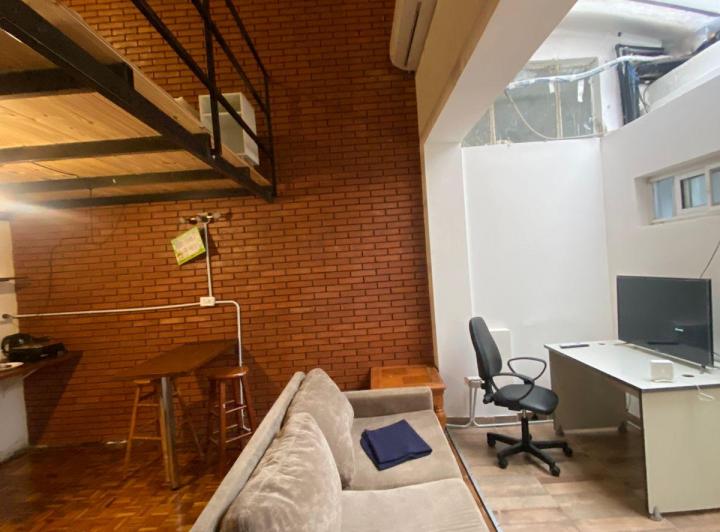Departamento estilo Loft, con techo abre y cierra y terraza privativa. 4