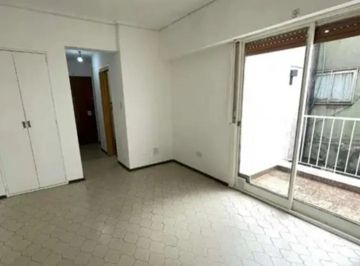 Hermoso monoambiente con balcón, cocina independiente con calefon y cocina nuevo 2