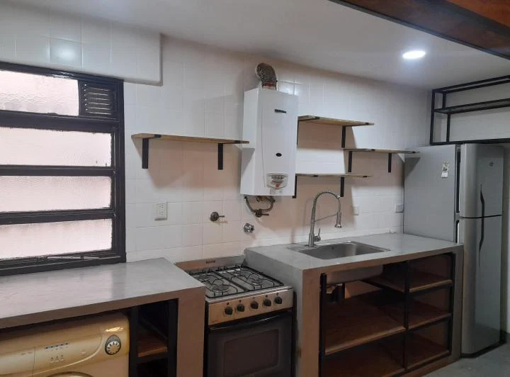 Departamento 2 ambientes reciclado a nuevo a una cuadra del  Metrobu 3