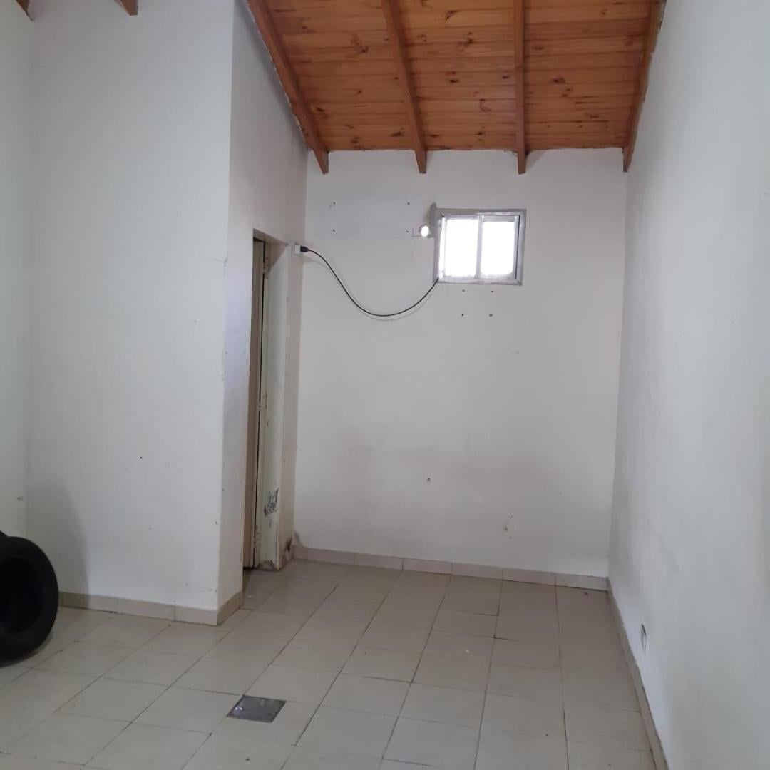 Foto de LOCAL MUY BUENA UBICACIÓN, imagen 3