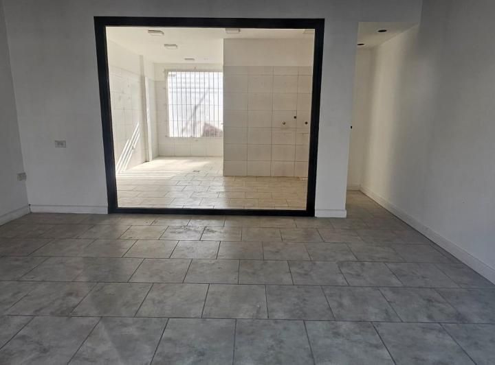 LOCAL COMERCIAL EXCELENTE UBICACION 2