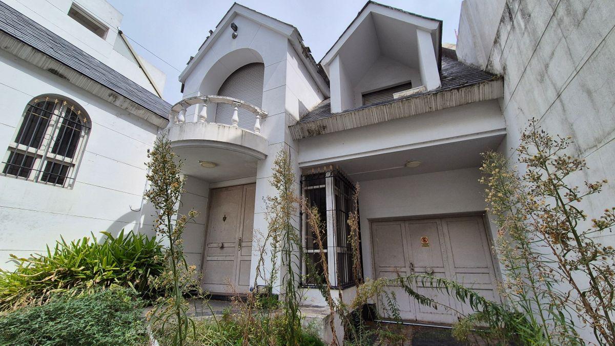 Venta casa abasto apto vivienda institucional o lote para constructora.