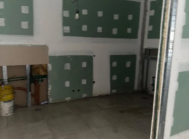 Local comercial sobre Av. Cobo - Alquiler  4