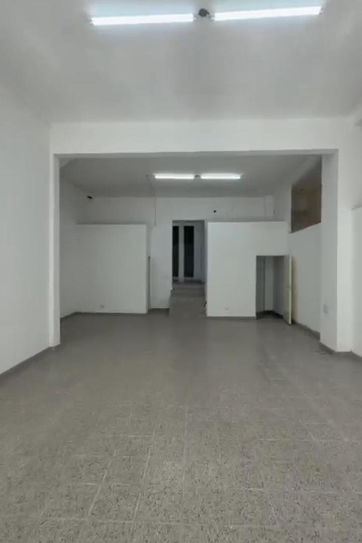 Foto de Local de 200 m² en alquiler en Balvanera excelen ubicación, imagen 1