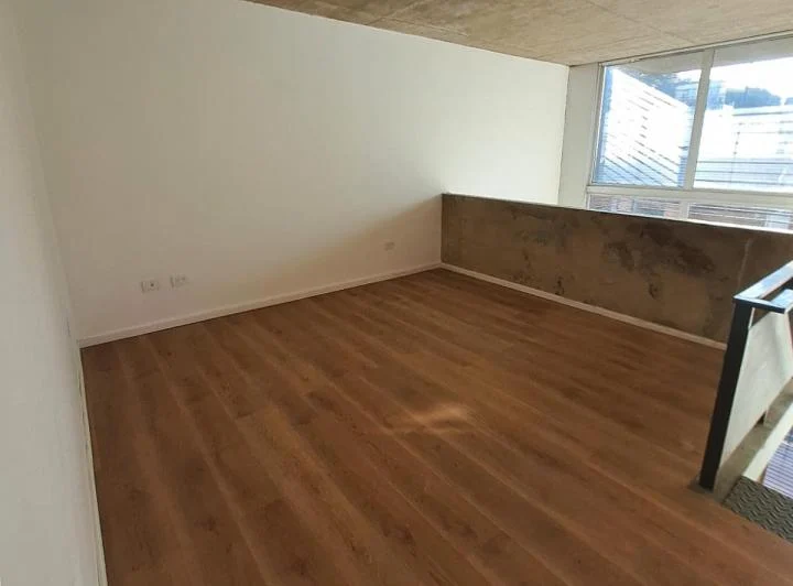 DEPARTAMENTO DÚPLEX TIPO LOFT CON BALCÓN, SUPER LUMINOSO !!! 2