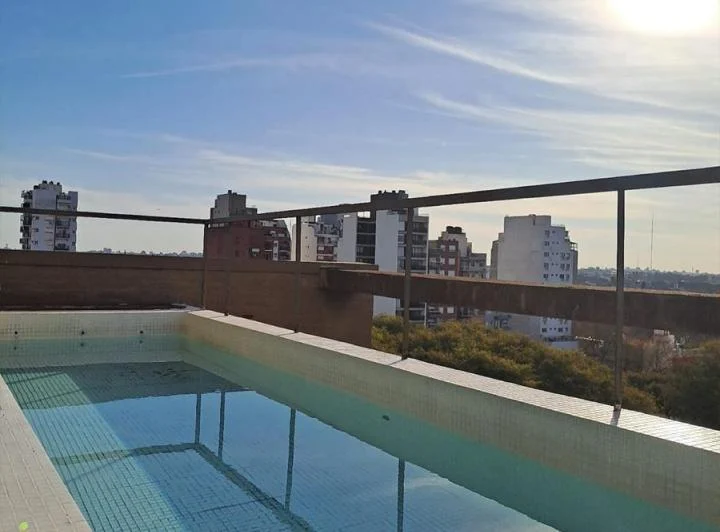 DEPARTAMENTO DÚPLEX TIPO LOFT CON BALCÓN, SUPER LUMINOSO !!! 4