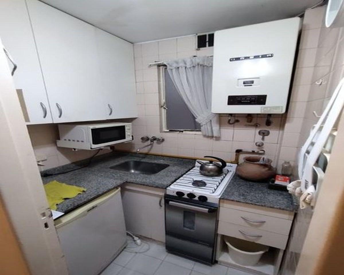 Foto de Alquiler de Monoambiente Luminoso en contrafrente en Arenales 1158, imagen 4