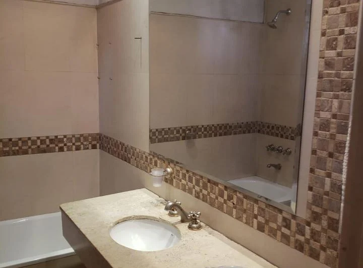 DUEÑO ALQUILA CASA 3
