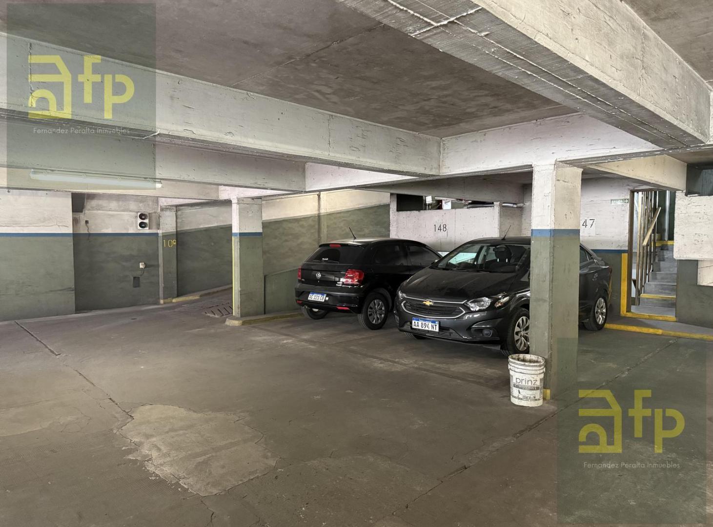 Foto de Cochera amplia en edificio de cocheras, Amenábar entre Virrey Olaguer y, imagen 1