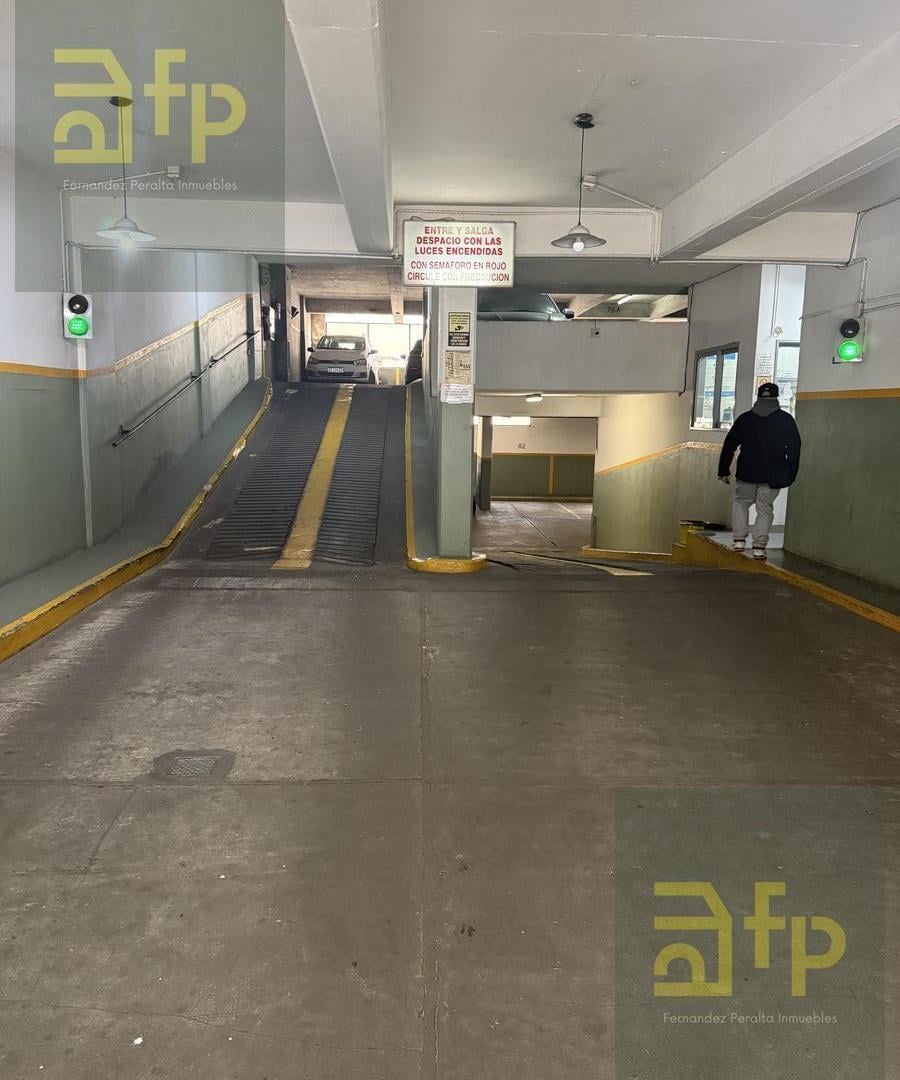 Foto de Cochera amplia en edificio de cocheras, Amenábar entre Virrey Olaguer y, imagen 2