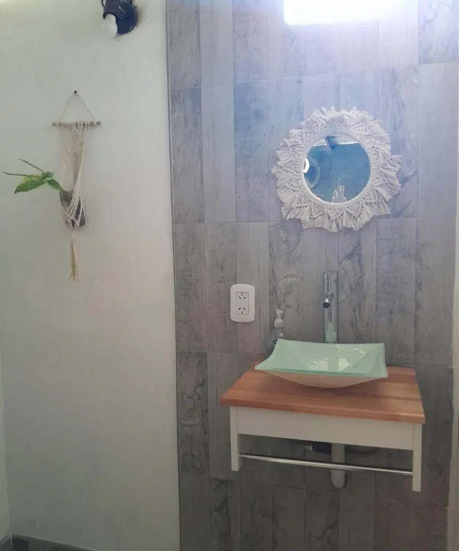 Local de 90 m2 en venta en Alberdi 8