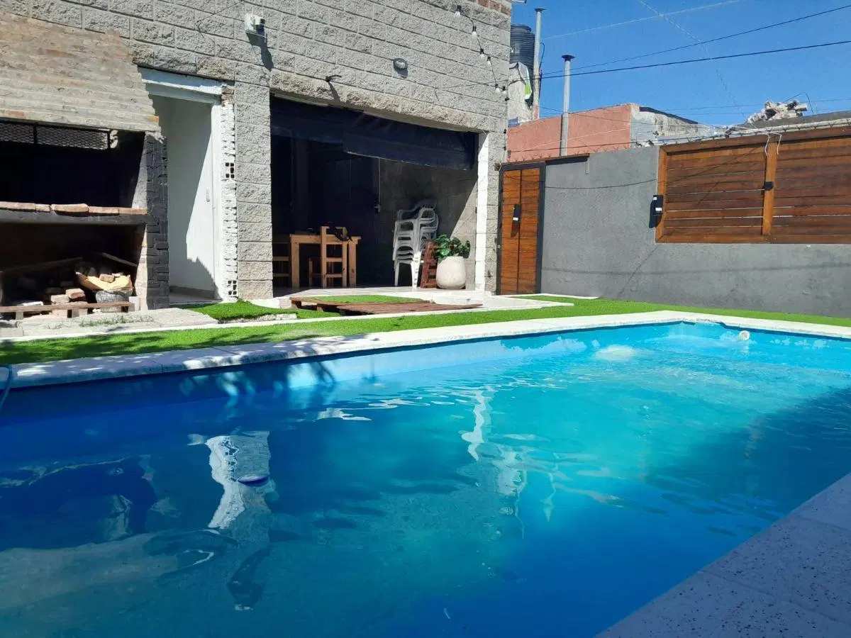 Local de 90 m2 en venta en Alberdi 2