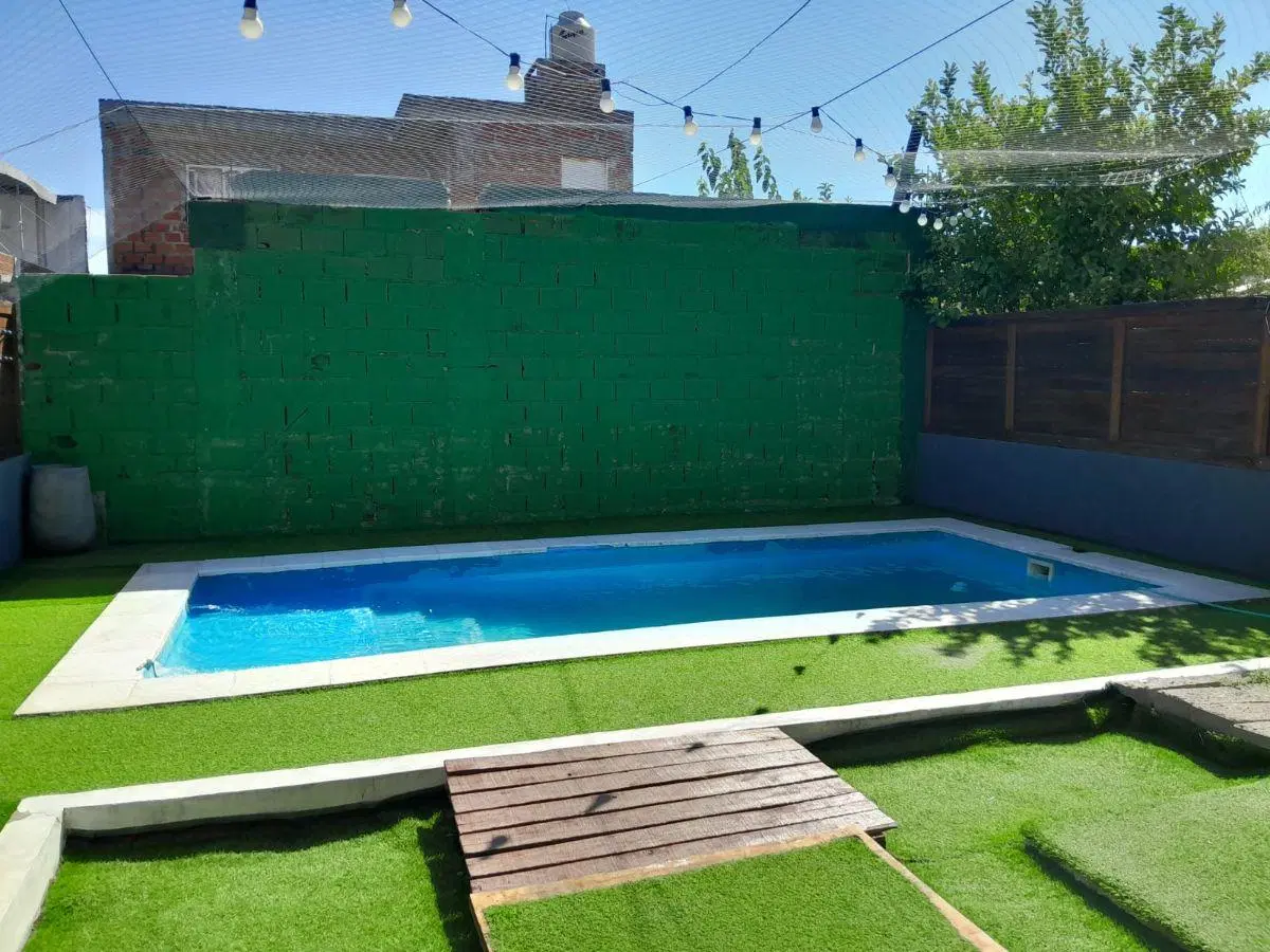 Local de 90 m2 en venta en Alberdi 5