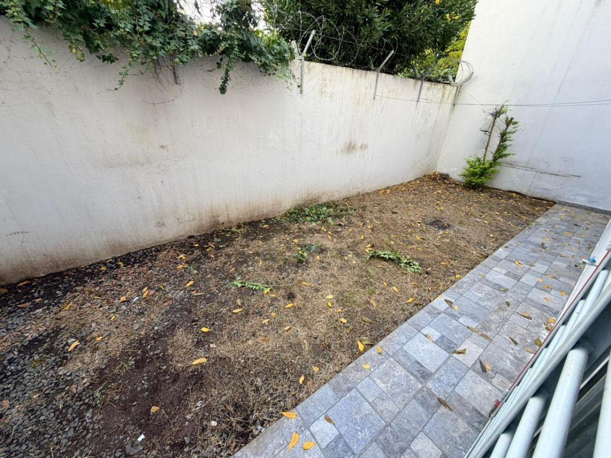 Foto de Alquiler departamento 3 ambientes Luis Guillon con cochera, imagen 5