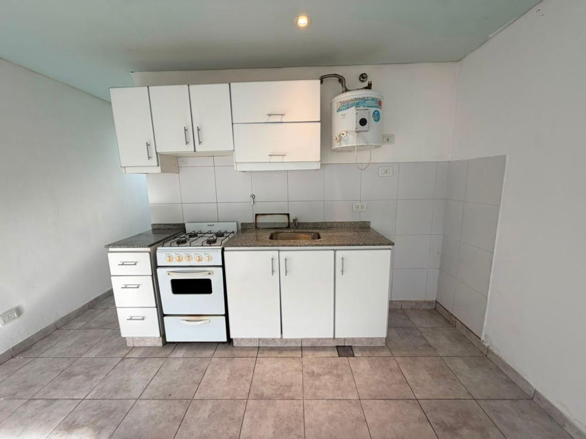 Foto de Alquiler Departamento 2 Ambientes Monte Grande con cochera, imagen 3