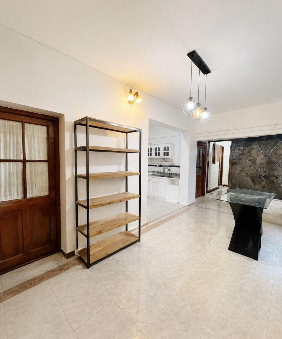 Foto de Casa de 3 plantas con cochera a la venta en Vicente Lopez, imagen 2