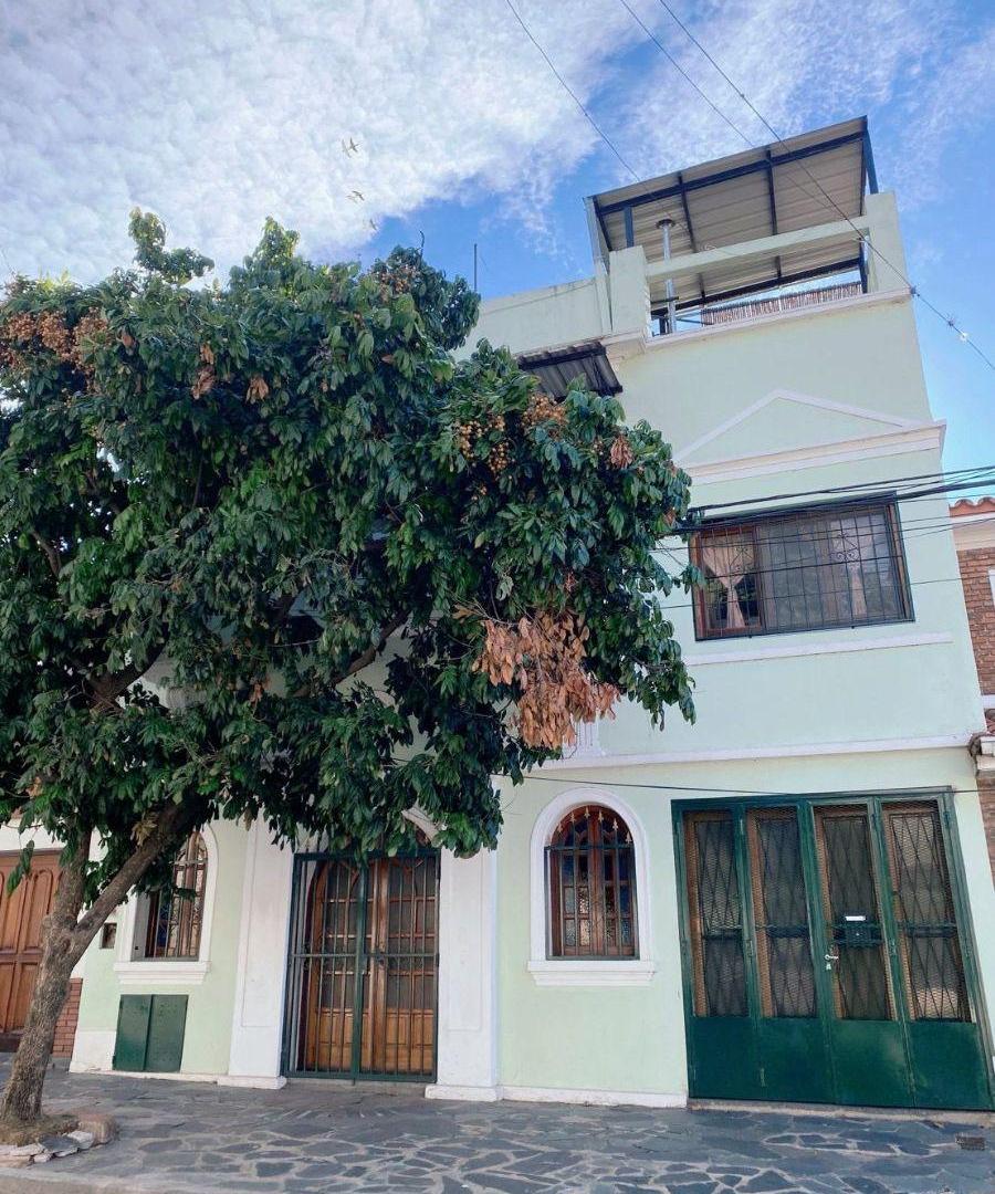Foto de Casa de 3 plantas con cochera a la venta en Vicente Lopez, imagen 1