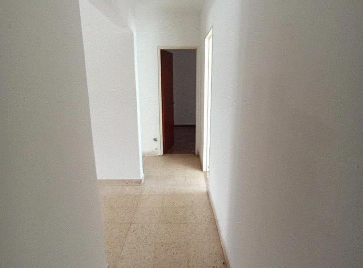 Piso unico dos dormitorios con patio, sin expensas 3
