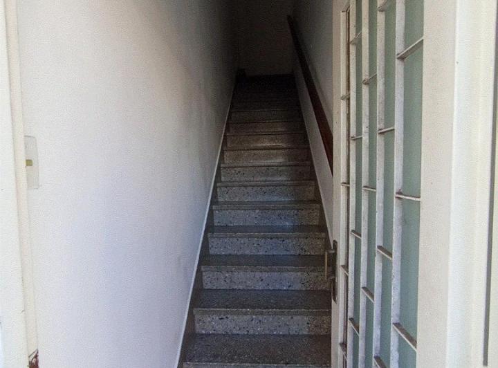 Piso unico dos dormitorios con patio, sin expensas 5