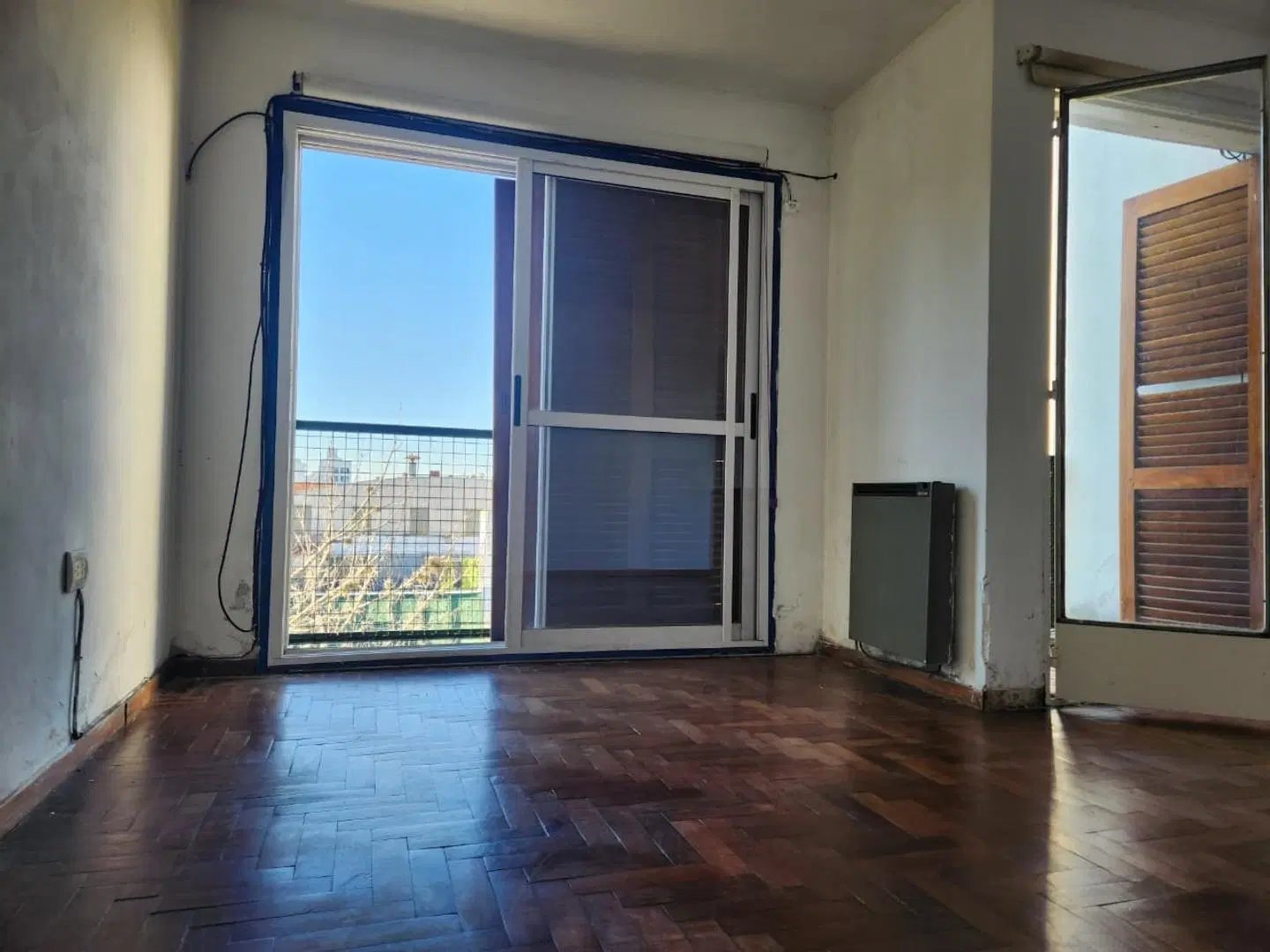 ¡1 dormitorio con balcón al frente! 3
