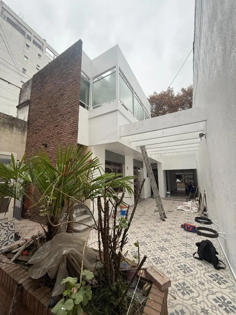 Casa , cochera Pasante, patio 3/4 dormis, impecable 5