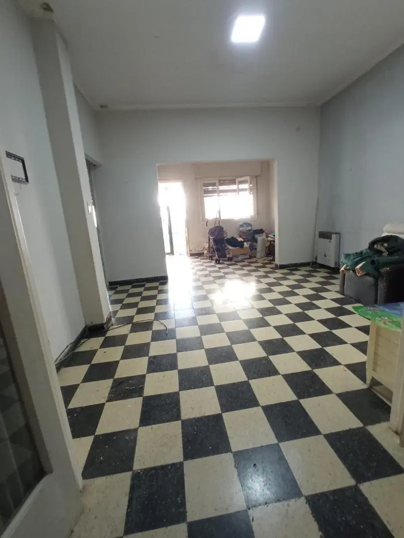 Alquiler casa 18 (50 y 51) solo cpmercial/instituciones 3