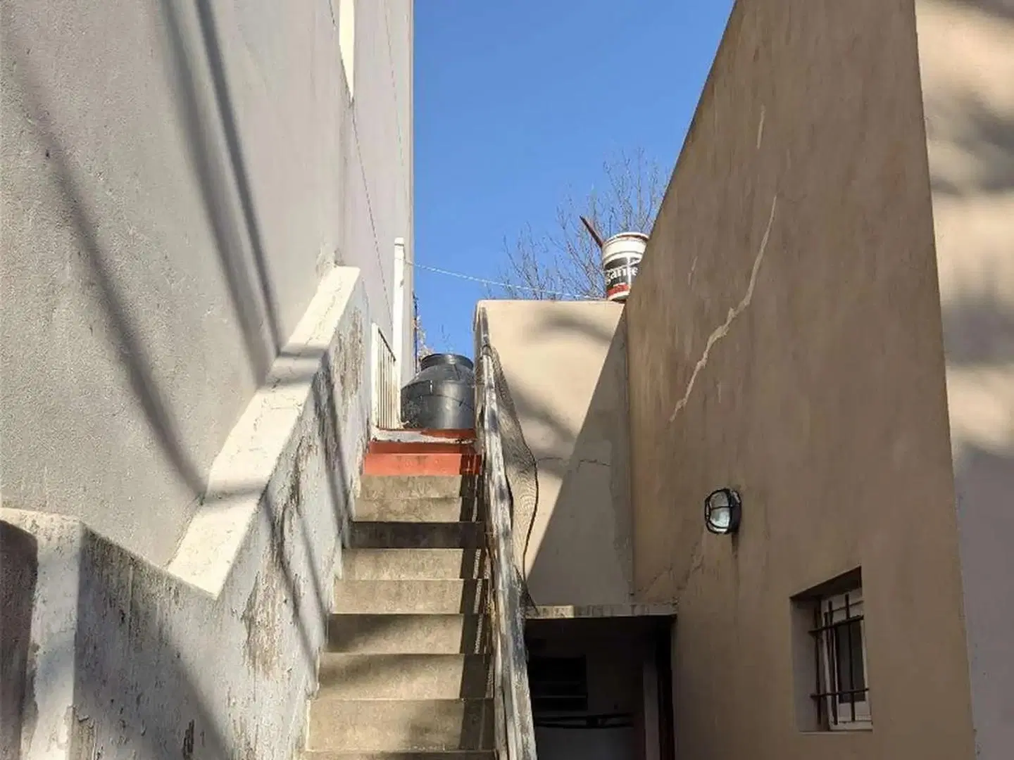 ¡Casa con 2 dormitorios, parque y espacio para 2 autos! 5
