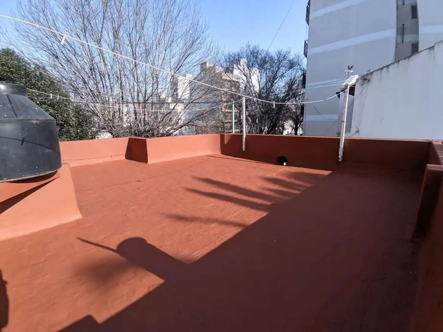 ¡Casa con 2 dormitorios, parque y espacio para 2 autos! 8