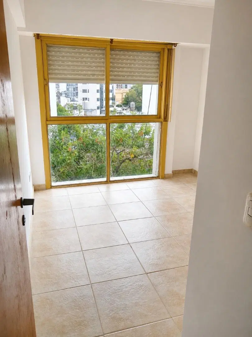 ¡Departamento 1 dormitorio con balcón al frente! 3