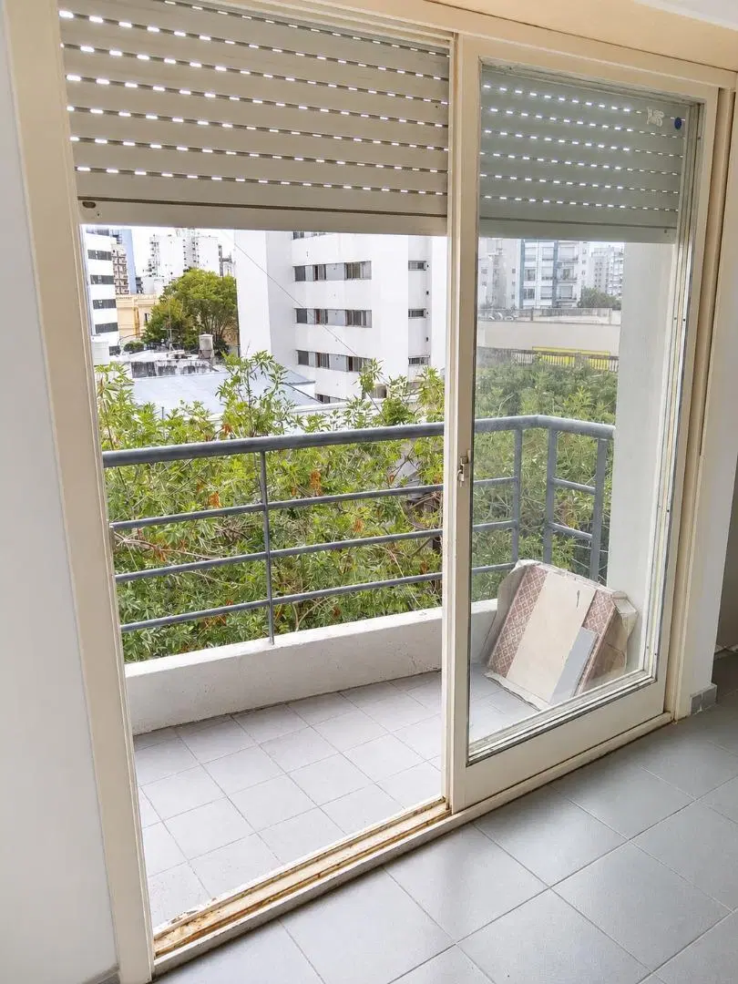 ¡Departamento 1 dormitorio con balcón al frente! 4
