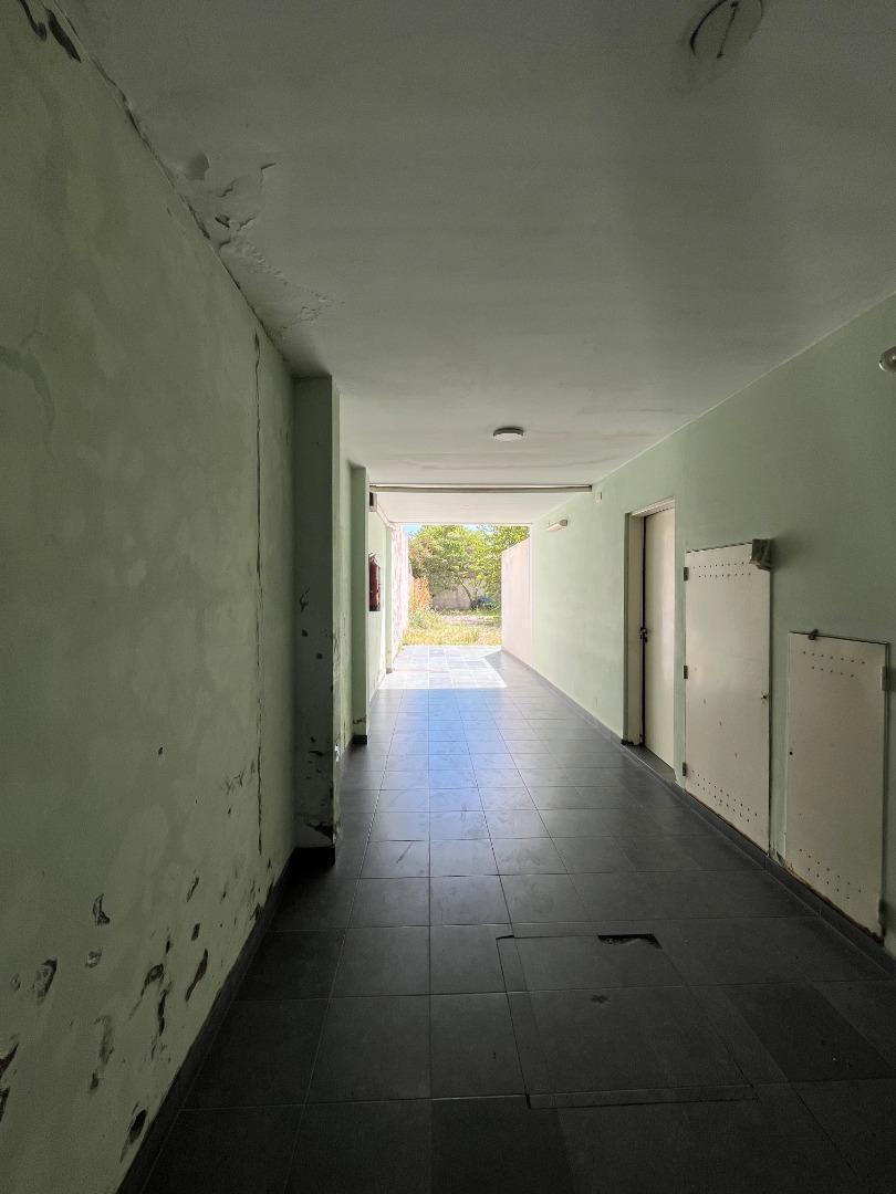 Foto de OPORTUNIDAD !!! semipiso contrafrente, con cochera, imagen 3
