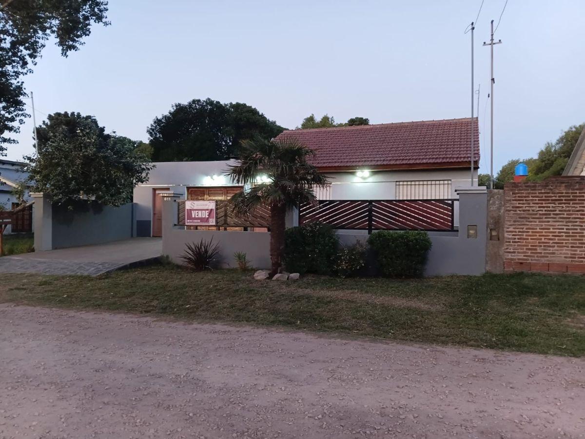 Casa en venta Acantilados 10 esq. 501. U$S 78.000