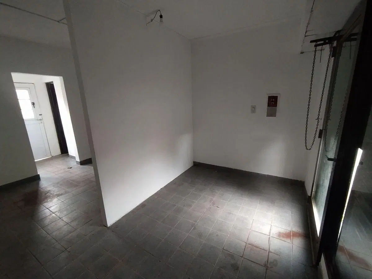 (74 Y 9) Local comercial de 20 m² s/lote (20x30) en alquiler en Villa Elvira 2