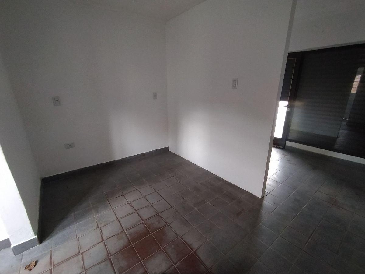 (74 Y 9) Local comercial de 20 m² s/lote (20x30) en alquiler en Villa Elvira