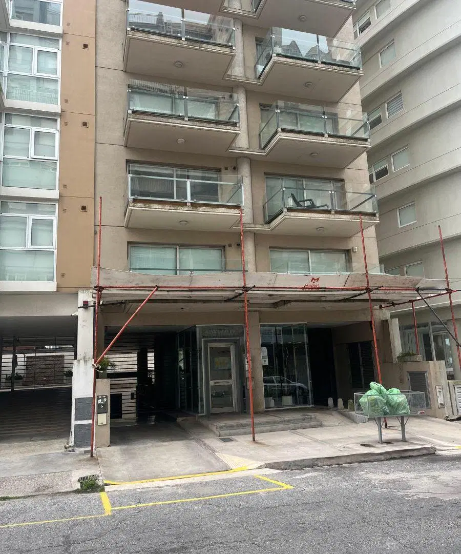 Departamento en alq con vista al mar Alem 4