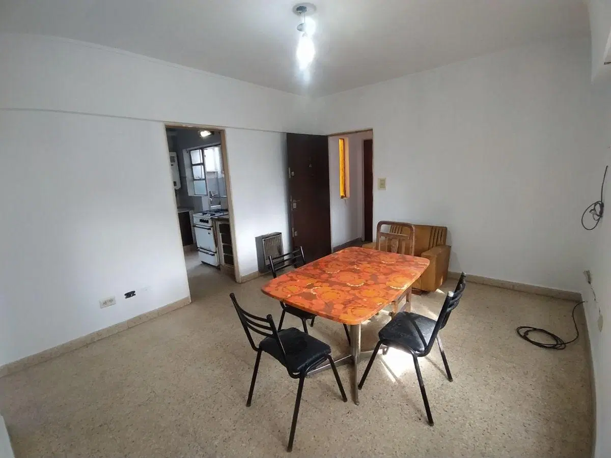 (16 Y 40) DEPARTAMENTO PA INTERNO 2DORMS C/PATIO Y (35 Y 115) PB 2DORMS C/PATIO EN ALQUILER 4