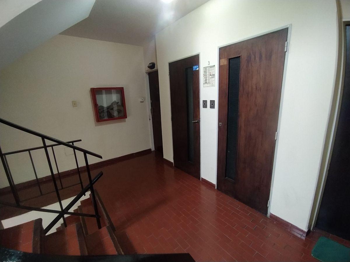 Foto de (48 Y 12) Departamento EDIF. CENTRICO (1) DORMITORIO en alquiler en La, imagen 2