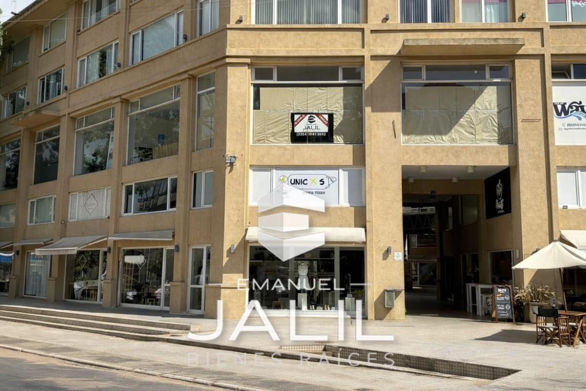 Local 58, Paseo Del Ágora