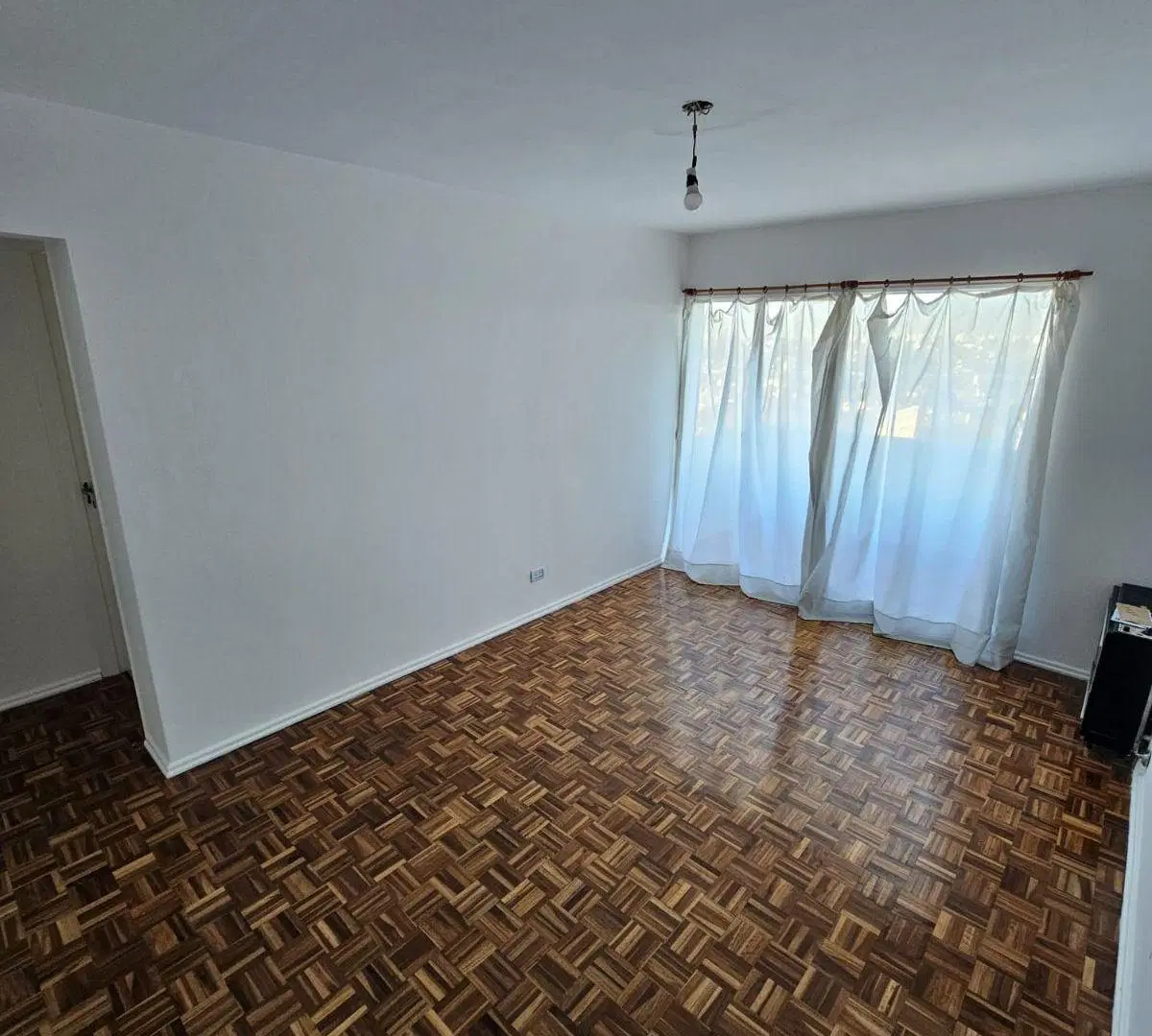 Departamento 2 ambientes con balcón y vista abierta – Flores 4