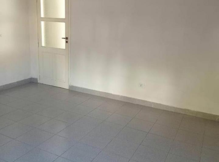 Se alquila departamento 5